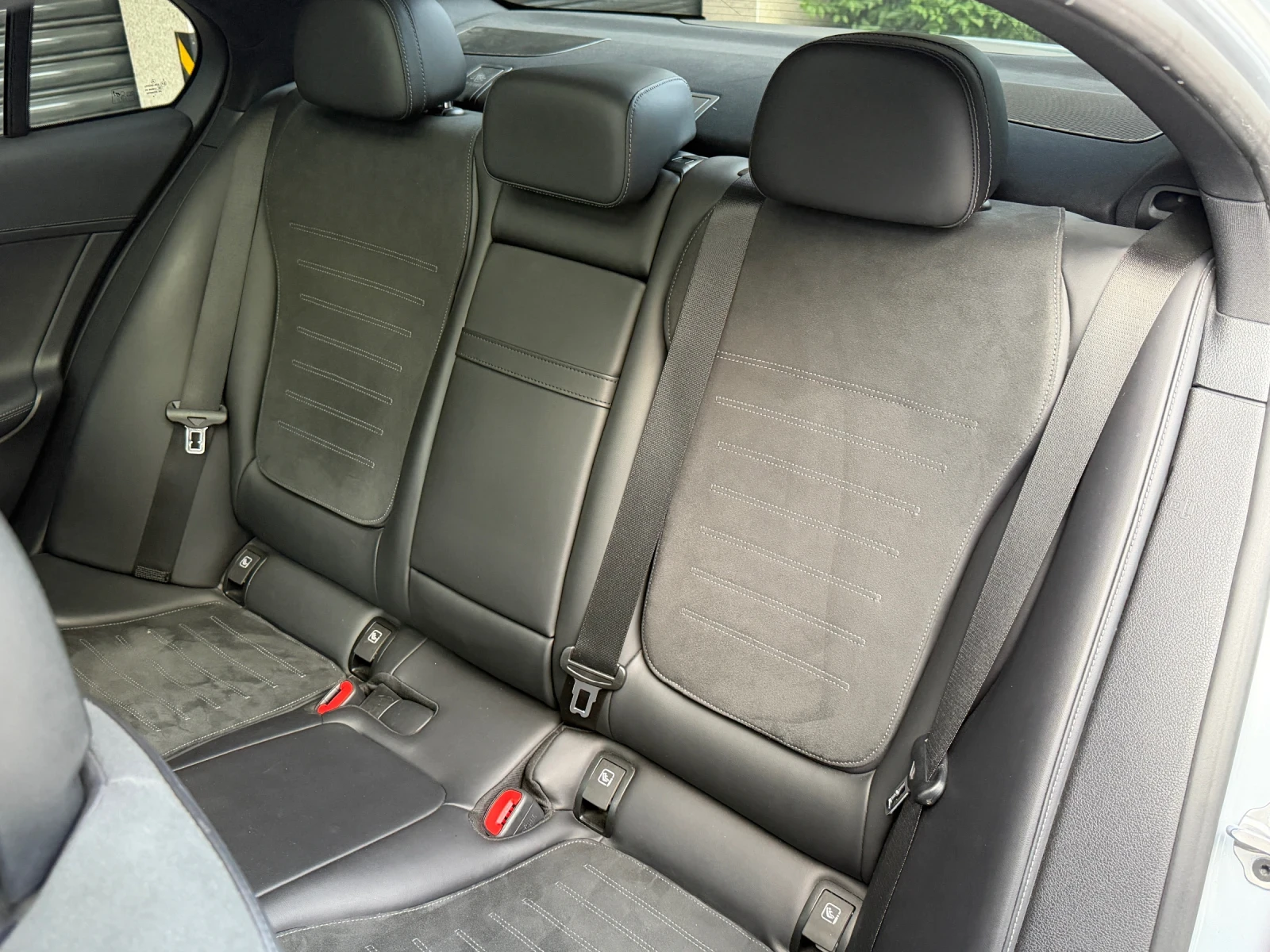Mercedes-Benz C 300, снимка 10 - Автомобили и джипове - 54722876