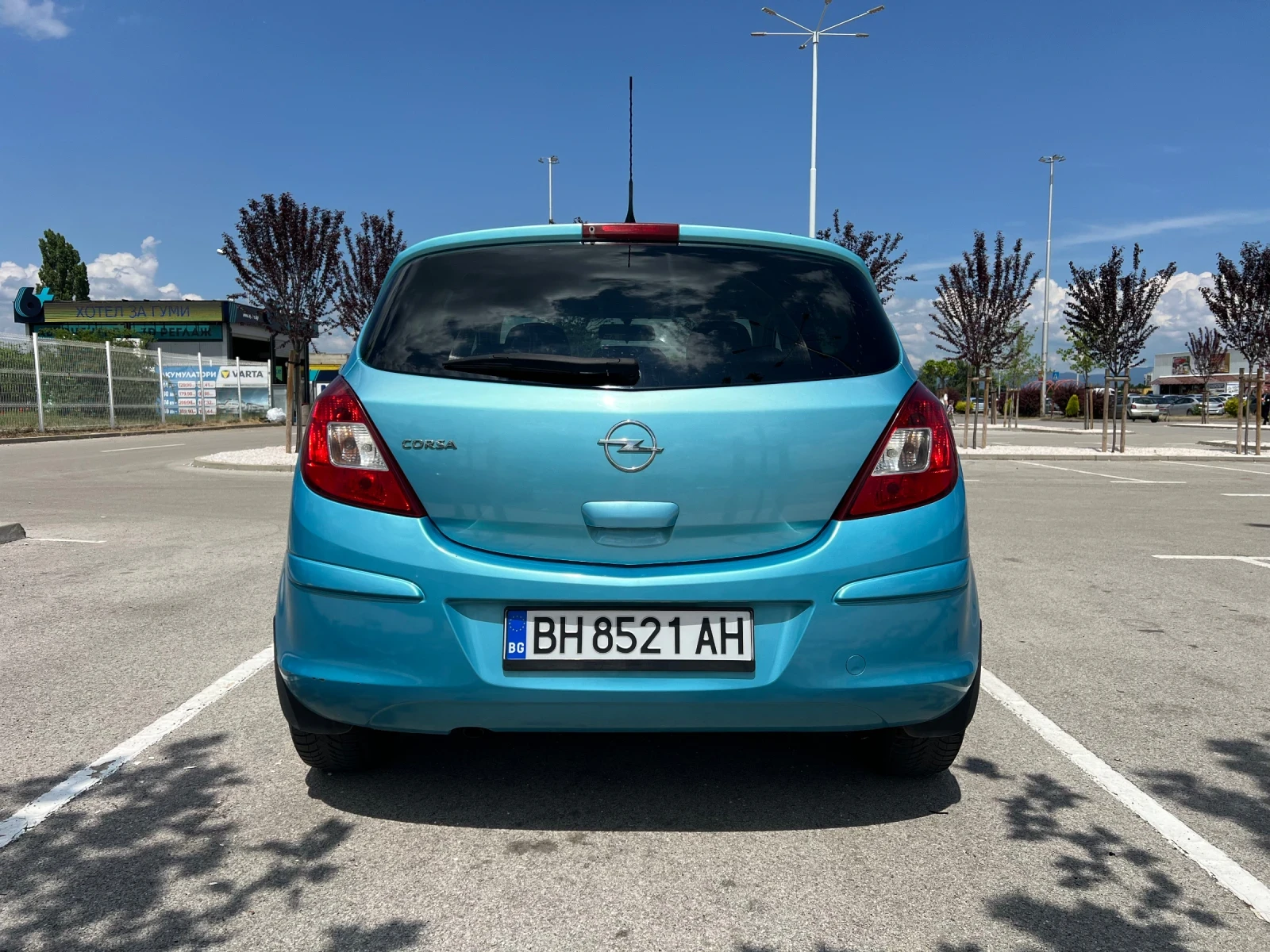 Opel Corsa 1.4, снимка 4 - Автомобили и джипове - 54792717