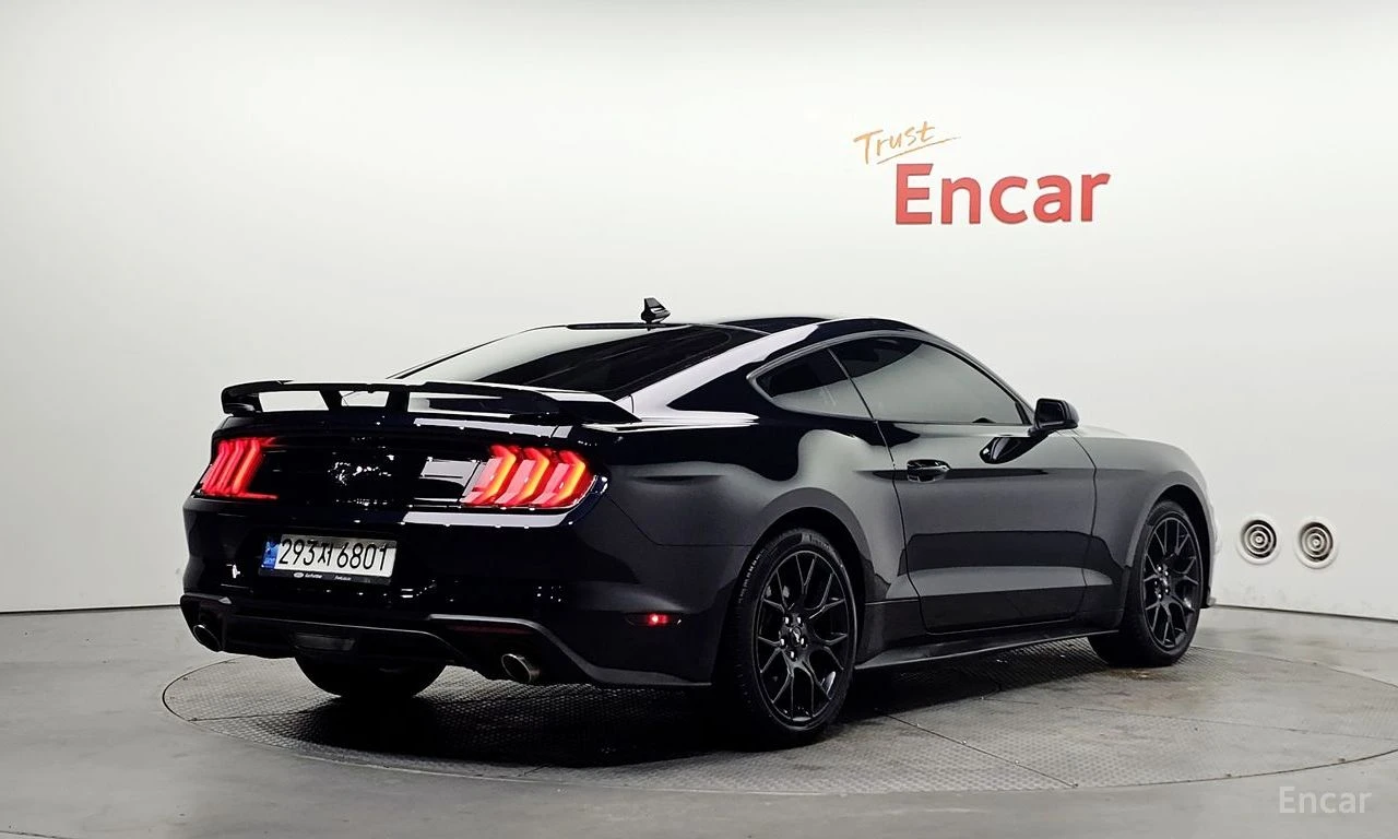 Ford Mustang ECO* BOOST* ДИГИТАЛНО* ТАБЛО* ОБДУХВАНЕ* КАМЕРА* L, снимка 2 - Автомобили и джипове - 54998441