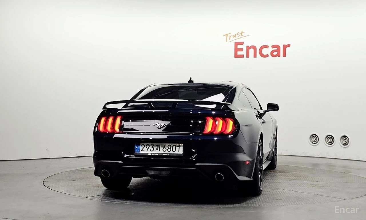 Ford Mustang ECO* BOOST* ДИГИТАЛНО* ТАБЛО* ОБДУХВАНЕ* КАМЕРА* L, снимка 4 - Автомобили и джипове - 54998441
