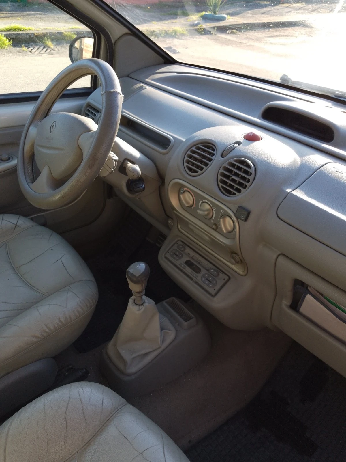 Renault Twingo, снимка 6 - Автомобили и джипове - 55015426