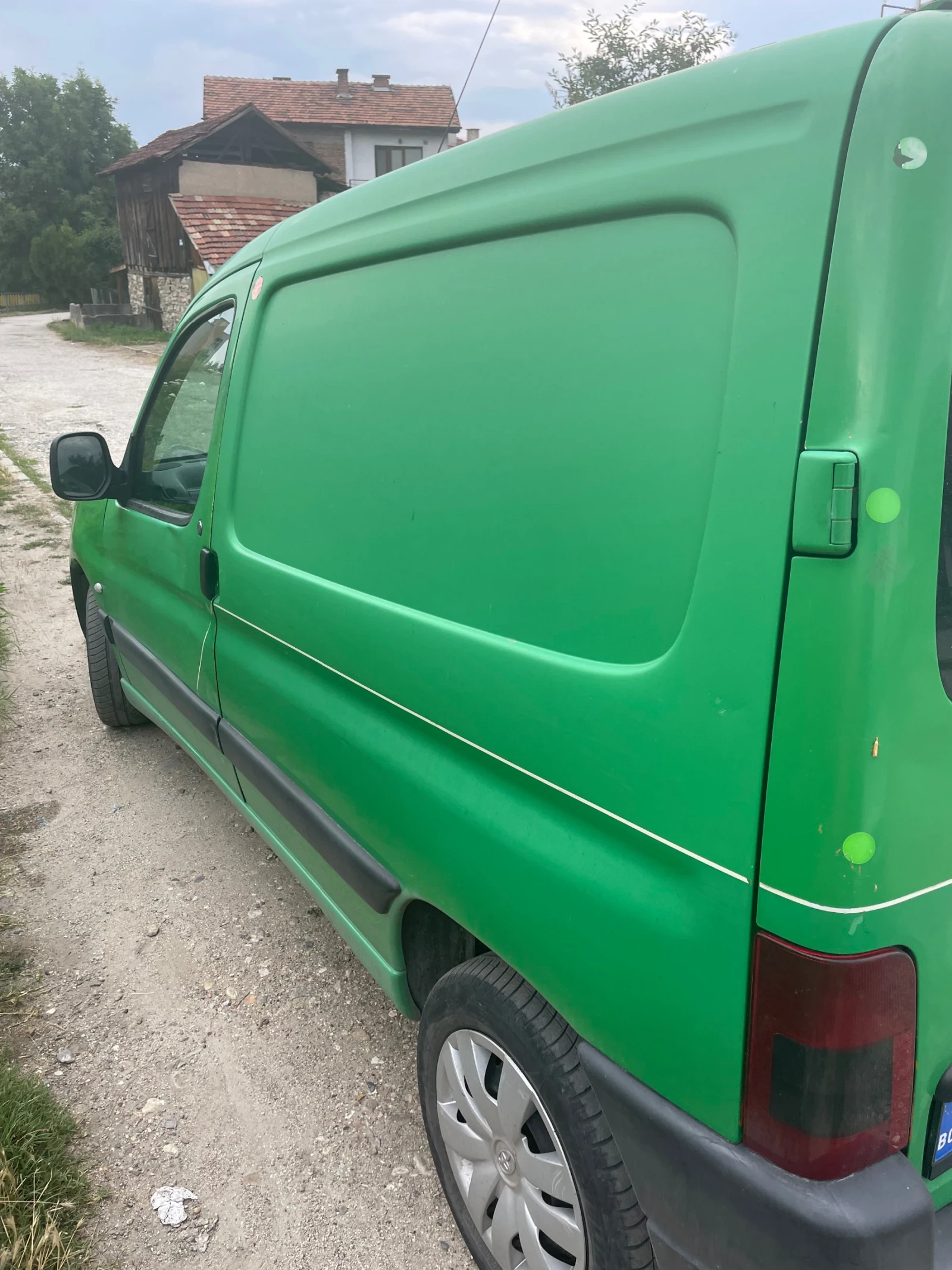 Peugeot Partner В перфектно състояние, снимка 3 - Автомобили и джипове - 55315960