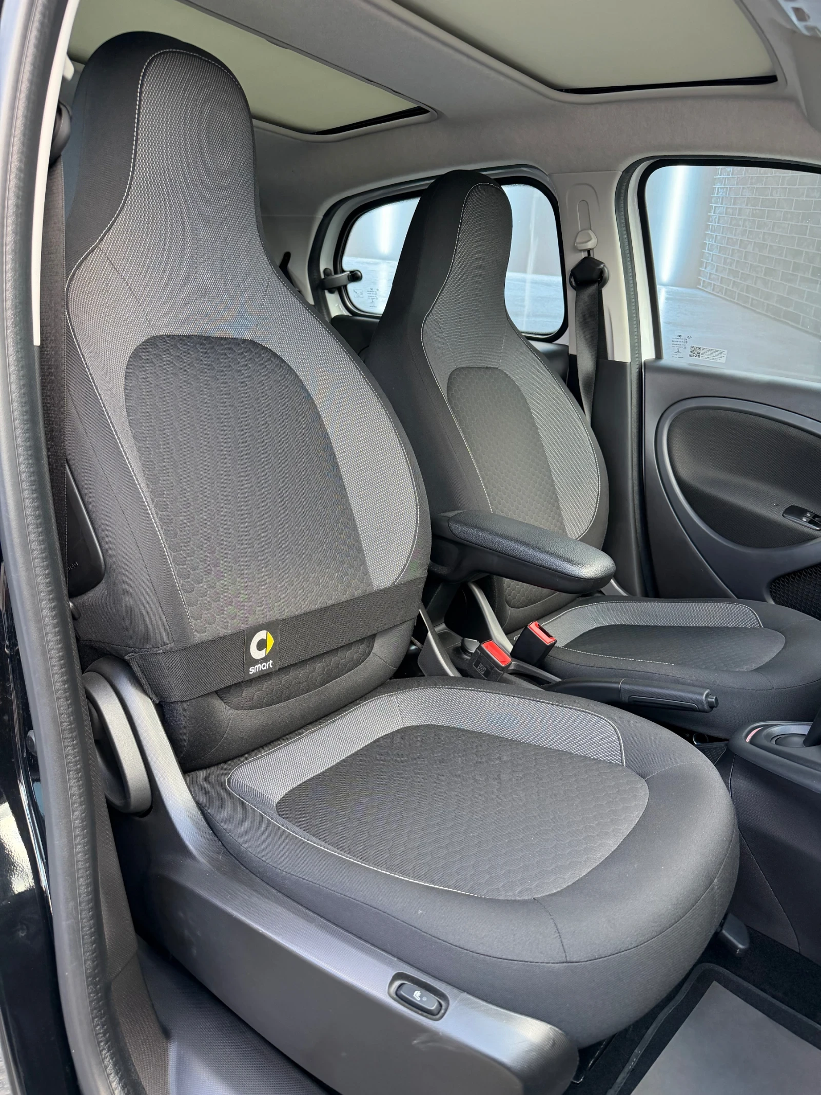 Smart Forfour 22kw.-26000км., снимка 12 - Автомобили и джипове - 55390437