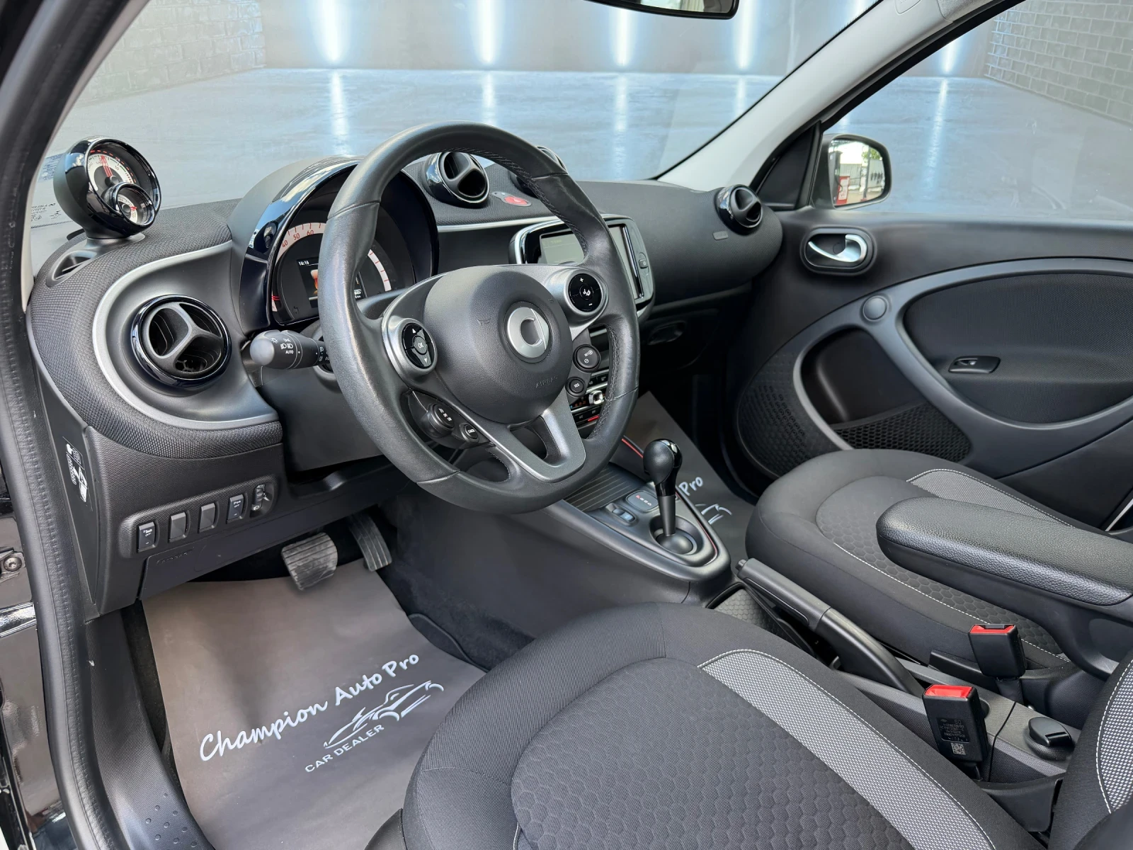 Smart Forfour 22kw.-26000км., снимка 7 - Автомобили и джипове - 55390437