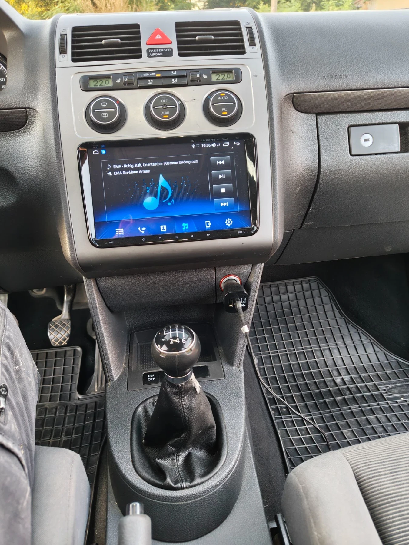VW Touran, снимка 14 - Автомобили и джипове - 55697202