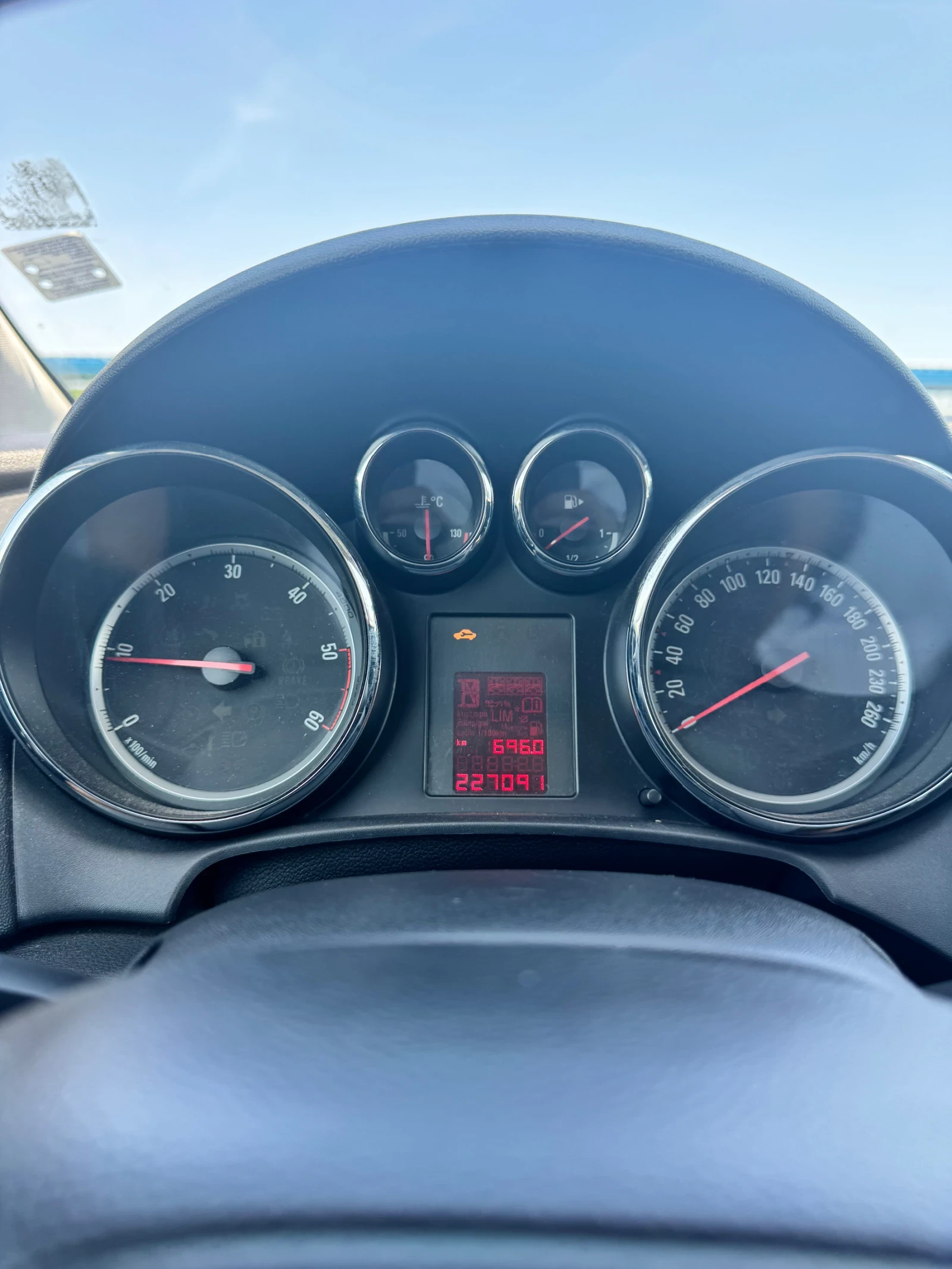 Opel Astra 1.7 CDTI, снимка 9 - Автомобили и джипове - 55970657