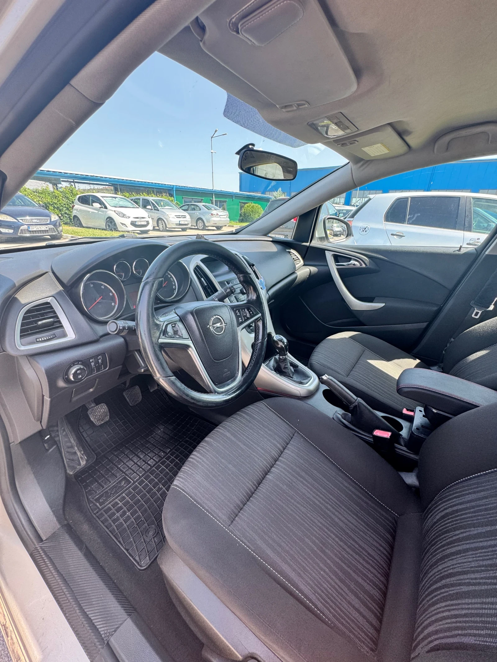 Opel Astra 1.7 CDTI, снимка 7 - Автомобили и джипове - 55970657