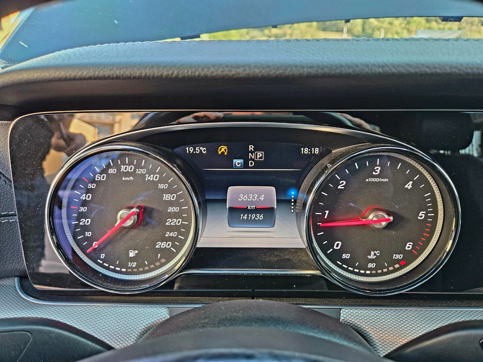Mercedes-Benz E 220 D AMG 4-Matic Германия MultiBeam LED НАВИ КОЖА ТОП, снимка 13 - Автомобили и джипове - 56107135