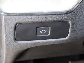 Volvo XC60 B5 / Кожа / Панорама / ЦЕНА до БГ, снимка 13