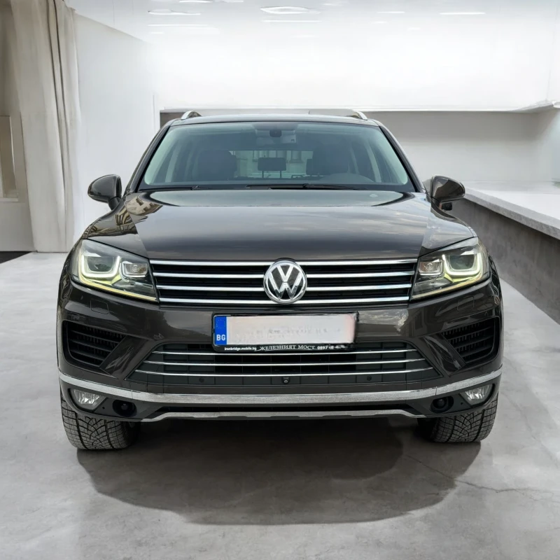 VW Touareg, снимка 1 - Автомобили и джипове - 47779556