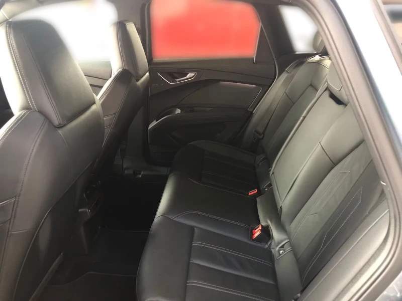 Audi Q4 50e-TRON/299HP/S-LINE/HUD/CAM/LED/DIGI/543g, снимка 11 - Автомобили и джипове - 52296464