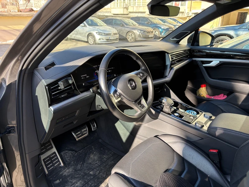 VW Touareg CR 3.0TDI, снимка 8 - Автомобили и джипове - 53152884