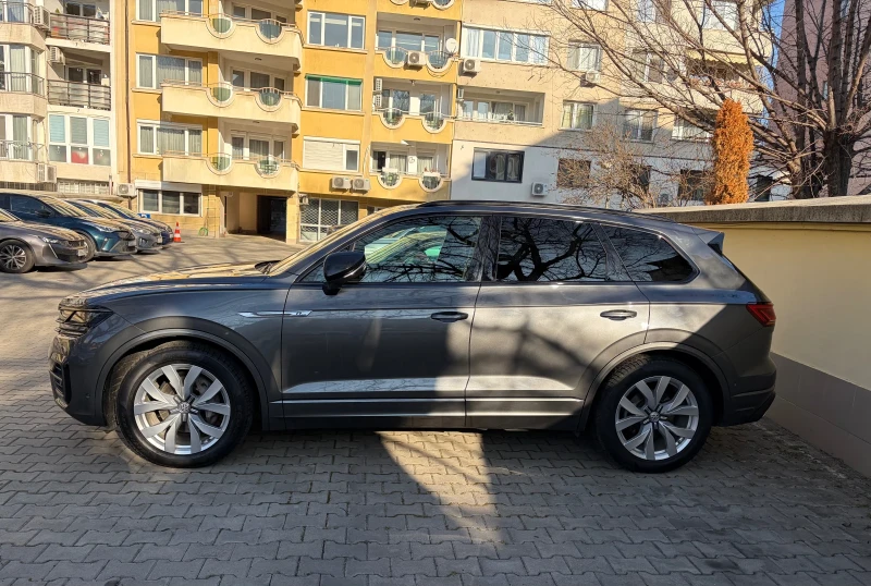 VW Touareg CR 3.0TDI, снимка 4 - Автомобили и джипове - 53152884