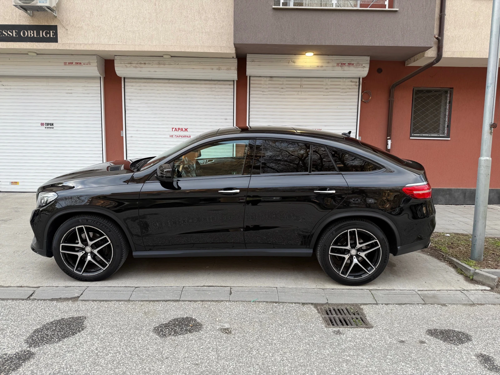 Mercedes-Benz GLE 350 AMG-Line - изображение 4