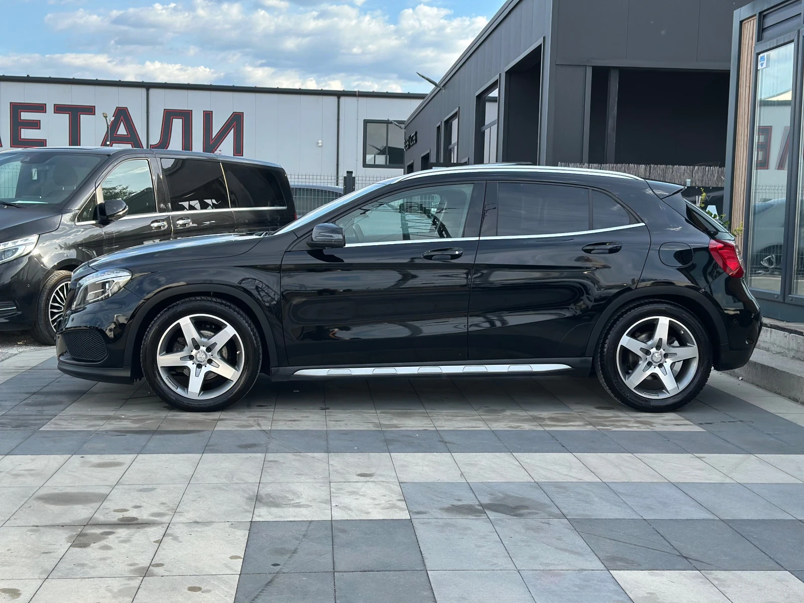 Mercedes-Benz GLA 200 * AMG LINE* ПАНОРАМА* , снимка 6 - Автомобили и джипове - 54150496