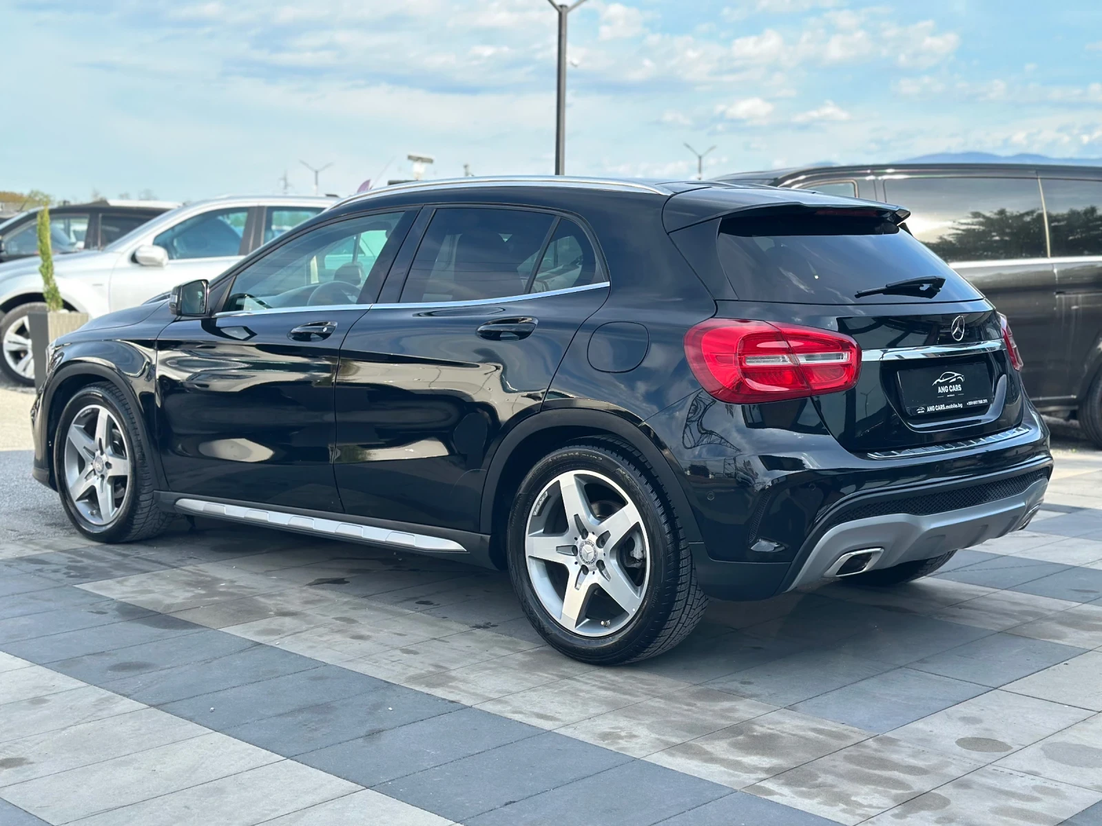 Mercedes-Benz GLA 200 * AMG LINE* ПАНОРАМА* , снимка 4 - Автомобили и джипове - 54150496