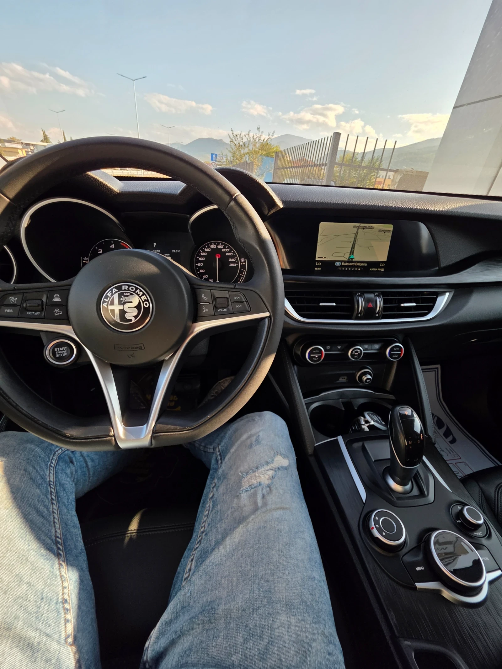 Alfa Romeo Stelvio, снимка 5 - Автомобили и джипове - 54259469