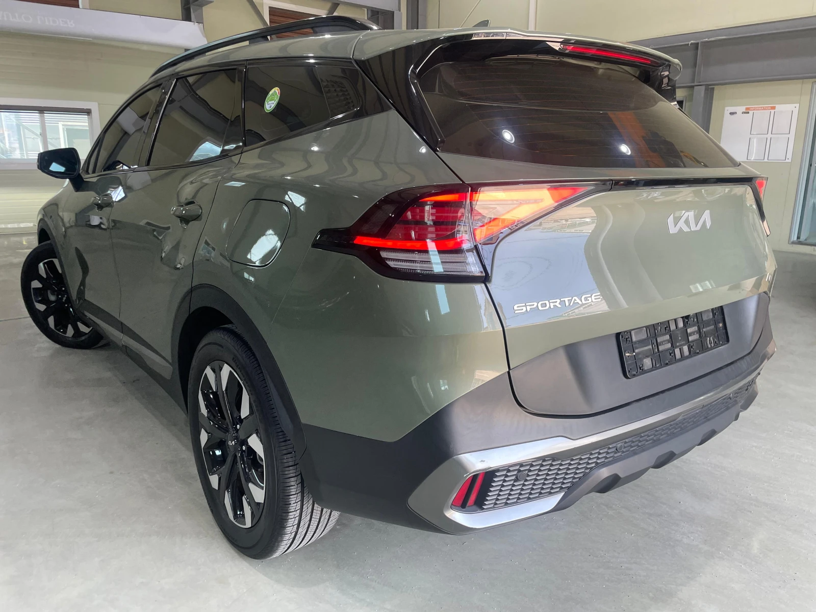 Kia Sportage 2.0D ! 2WD ! Signature Gravity !, снимка 6 - Автомобили и джипове - 55275926