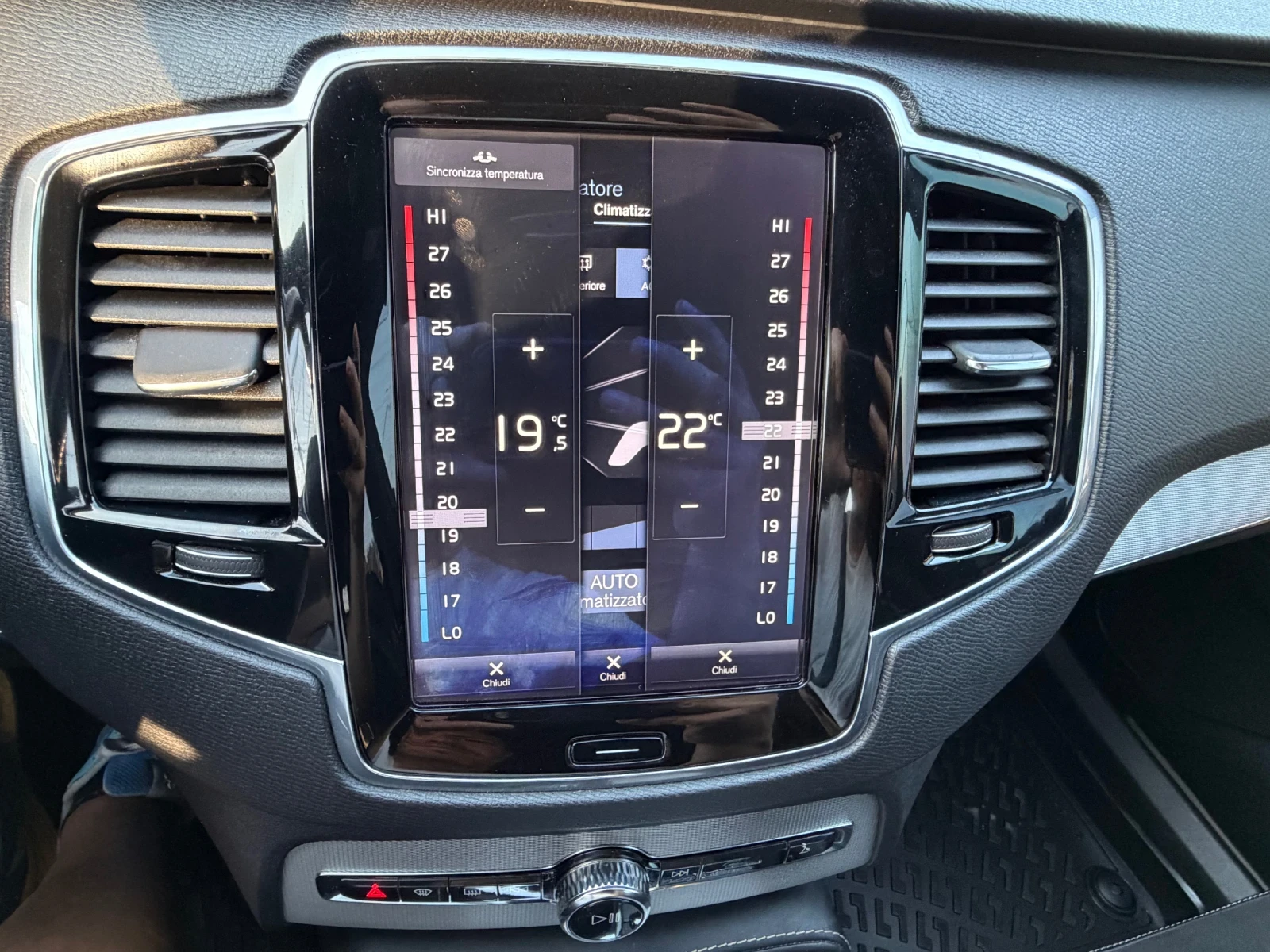 Volvo Xc90 2, 0 B5 100%РЕАЛНИ КМ R -DESIGN ЛИЗИНГ ВИДЕО, снимка 14 - Автомобили и джипове - 55397676
