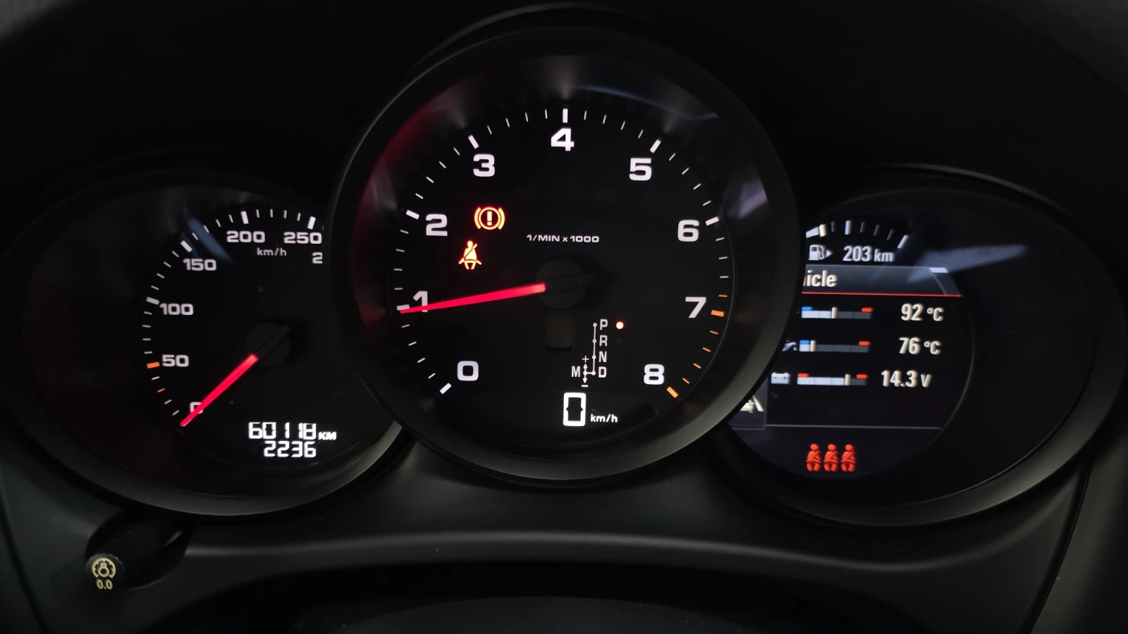 Porsche Macan 360* ЕЛ. БАГАЖНИК* ЛЮК* ПОДГРЕВ ВОЛАН* КРАЙНА ЦЕНА, снимка 8 - Автомобили и джипове - 55608879