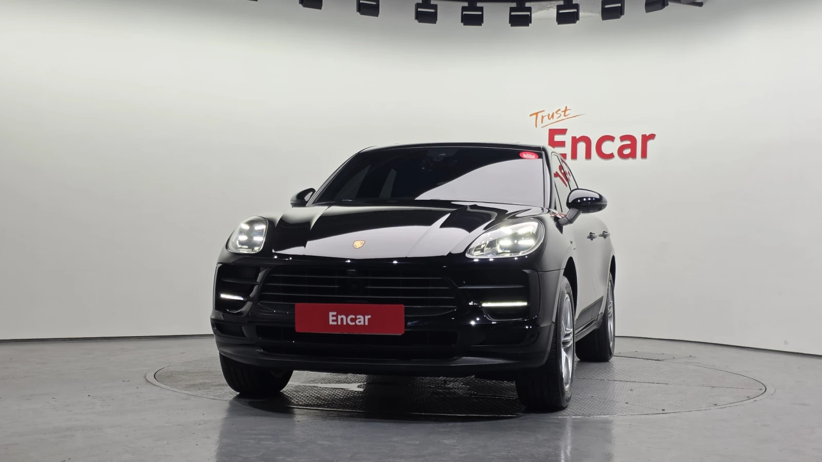 Porsche Macan 360* ЕЛ. БАГАЖНИК* ЛЮК* ПОДГРЕВ ВОЛАН* КРАЙНА ЦЕНА, снимка 3 - Автомобили и джипове - 55608879