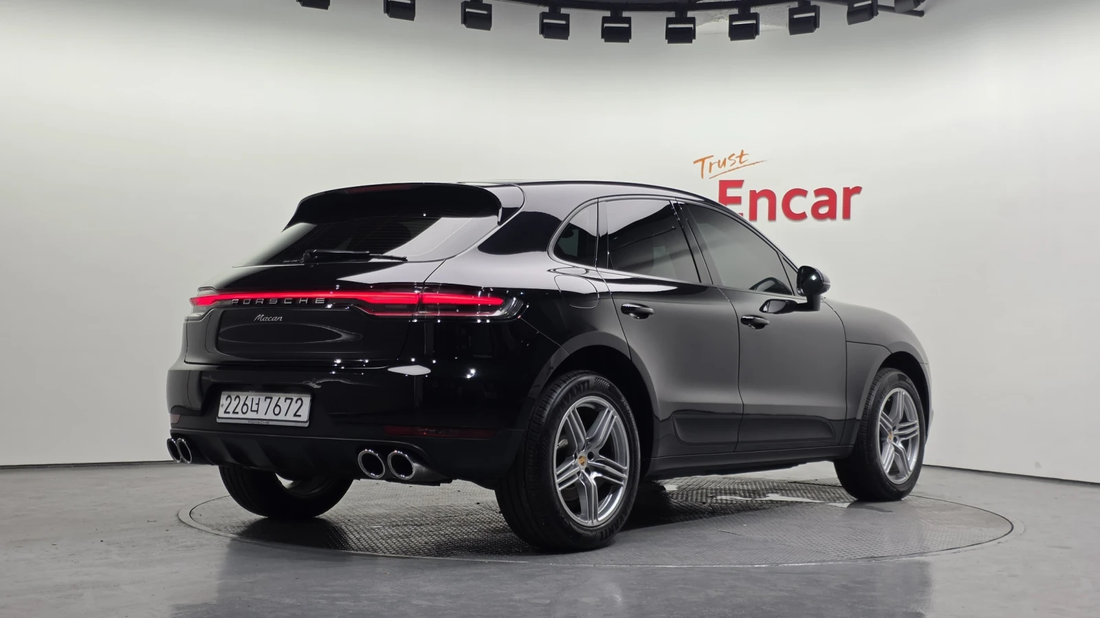 Porsche Macan 360* ЕЛ. БАГАЖНИК* ЛЮК* ПОДГРЕВ ВОЛАН* КРАЙНА ЦЕНА, снимка 2 - Автомобили и джипове - 55608879