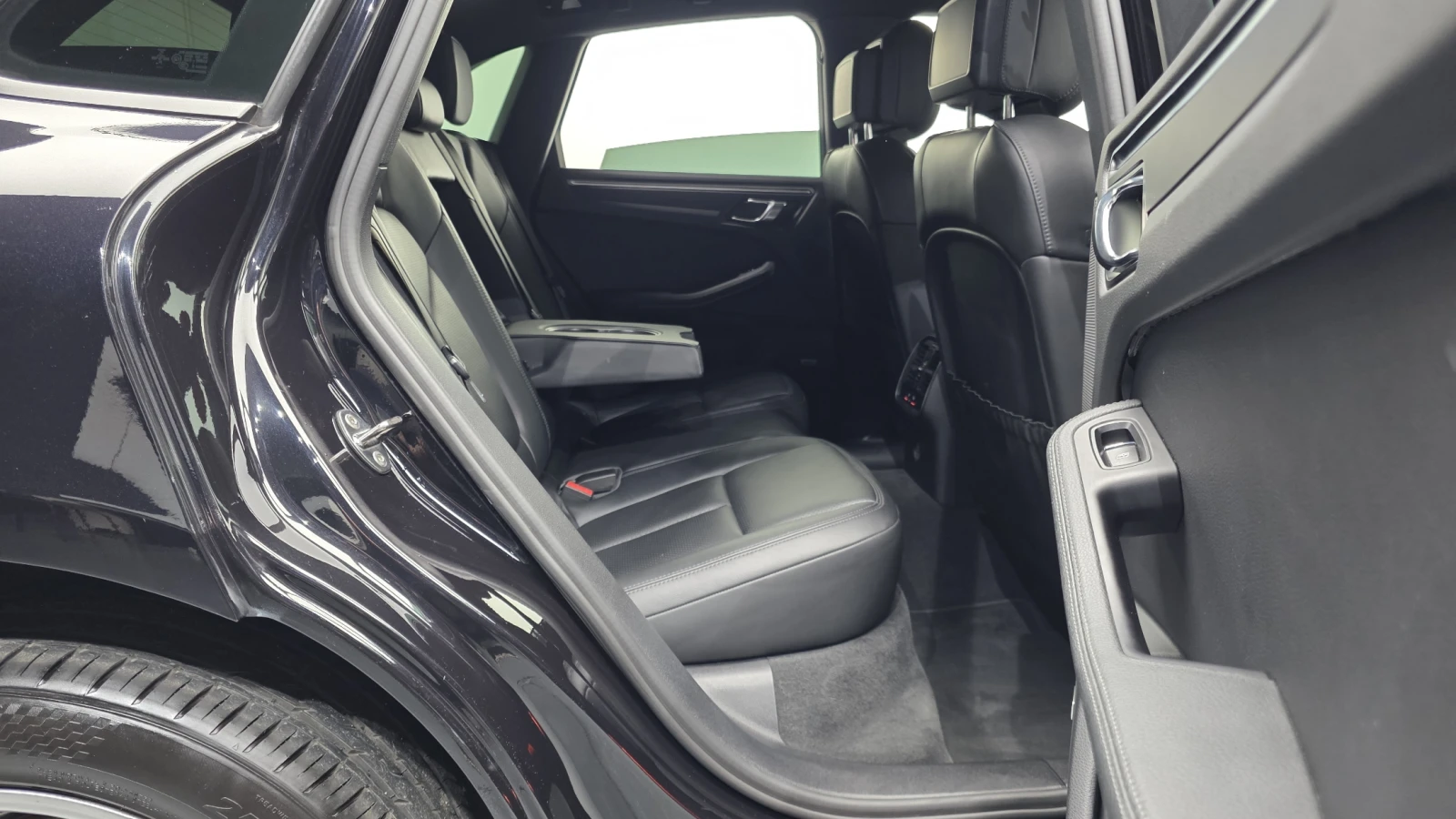 Porsche Macan 360* ЕЛ. БАГАЖНИК* ЛЮК* ПОДГРЕВ ВОЛАН* КРАЙНА ЦЕНА, снимка 12 - Автомобили и джипове - 55608879