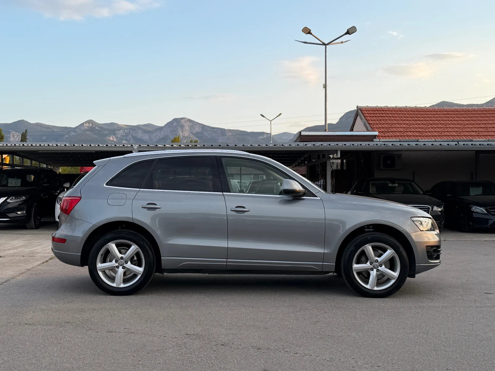 Audi Q5 2.0TDI QUATTRO !!!108000км!!!, снимка 4 - Автомобили и джипове - 55669996