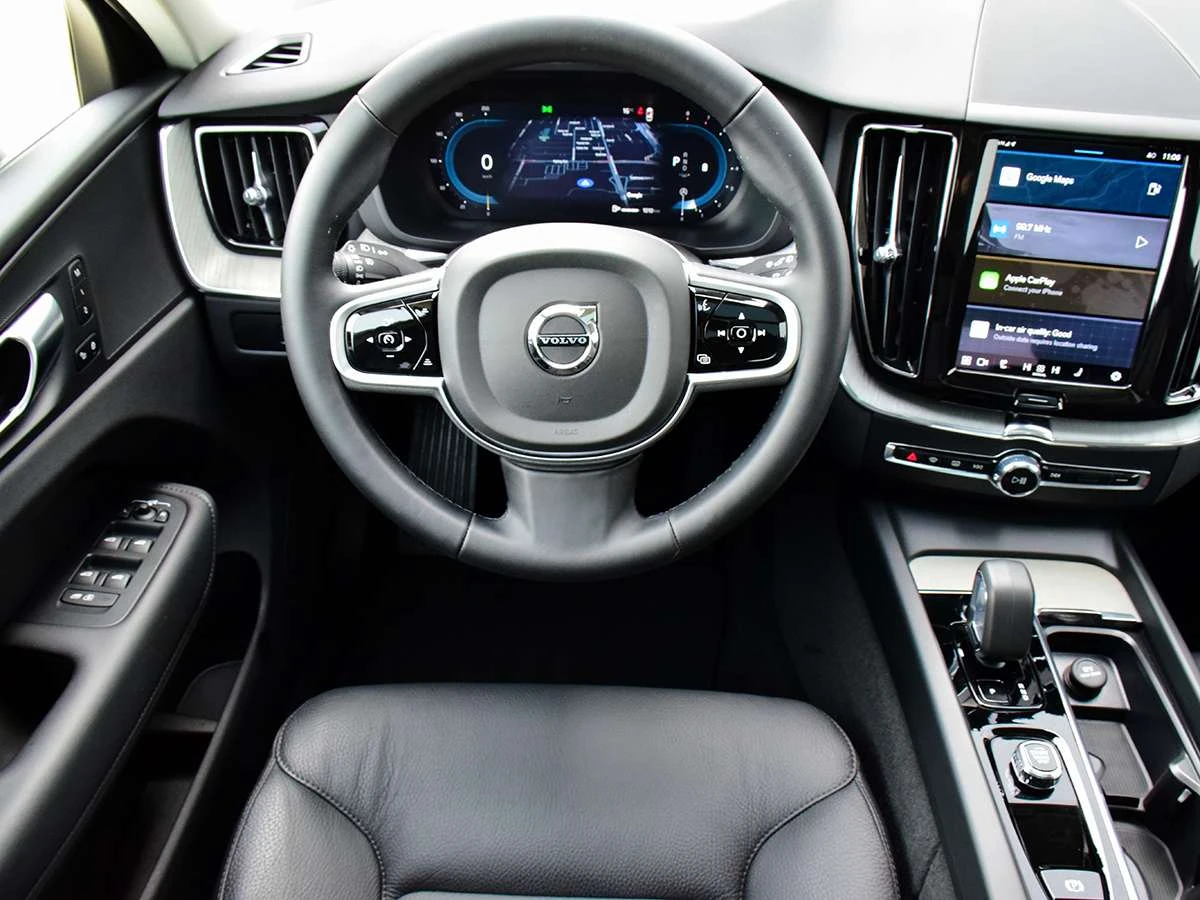 Volvo XC60 B5 / Кожа / Панорама / ЦЕНА до БГ, снимка 17 - Автомобили и джипове - 55675784