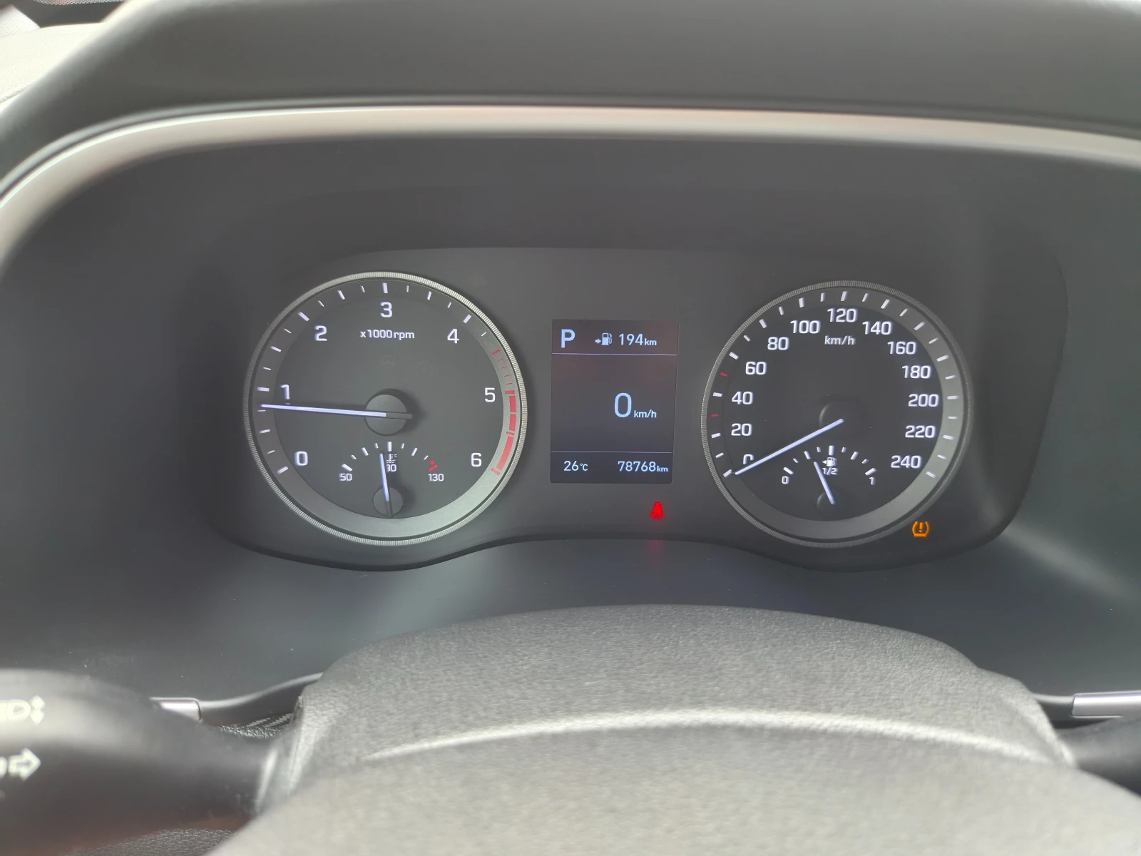 Hyundai Tucson 1.6 CRDi , снимка 10 - Автомобили и джипове - 56251898
