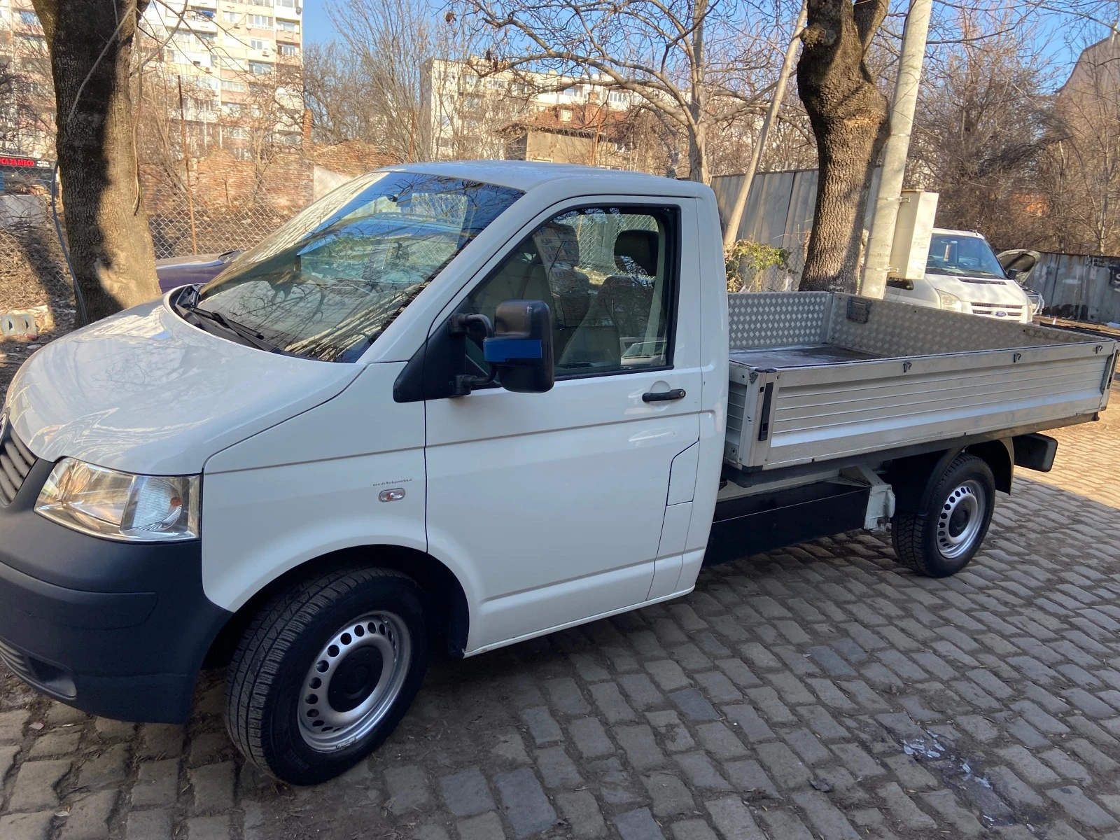 VW T5 2.0i,114х.км - изображение 3