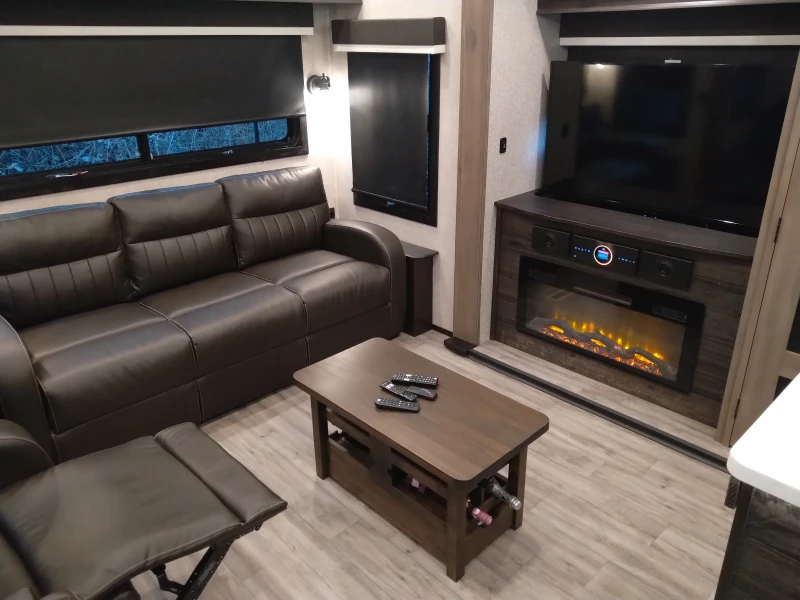 Каравана Други Jayco North Point 377RLBH, снимка 7 - Каравани и кемпери - 52548946