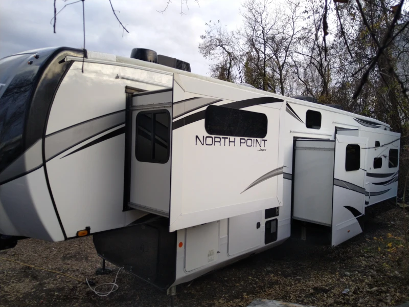 Каравана Други Jayco North Point 377RLBH, снимка 3 - Каравани и кемпери - 52548946