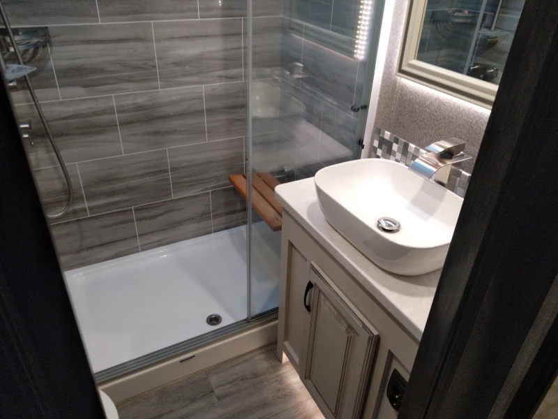 Каравана Други Jayco North Point 377RLBH, снимка 12 - Каравани и кемпери - 52548946