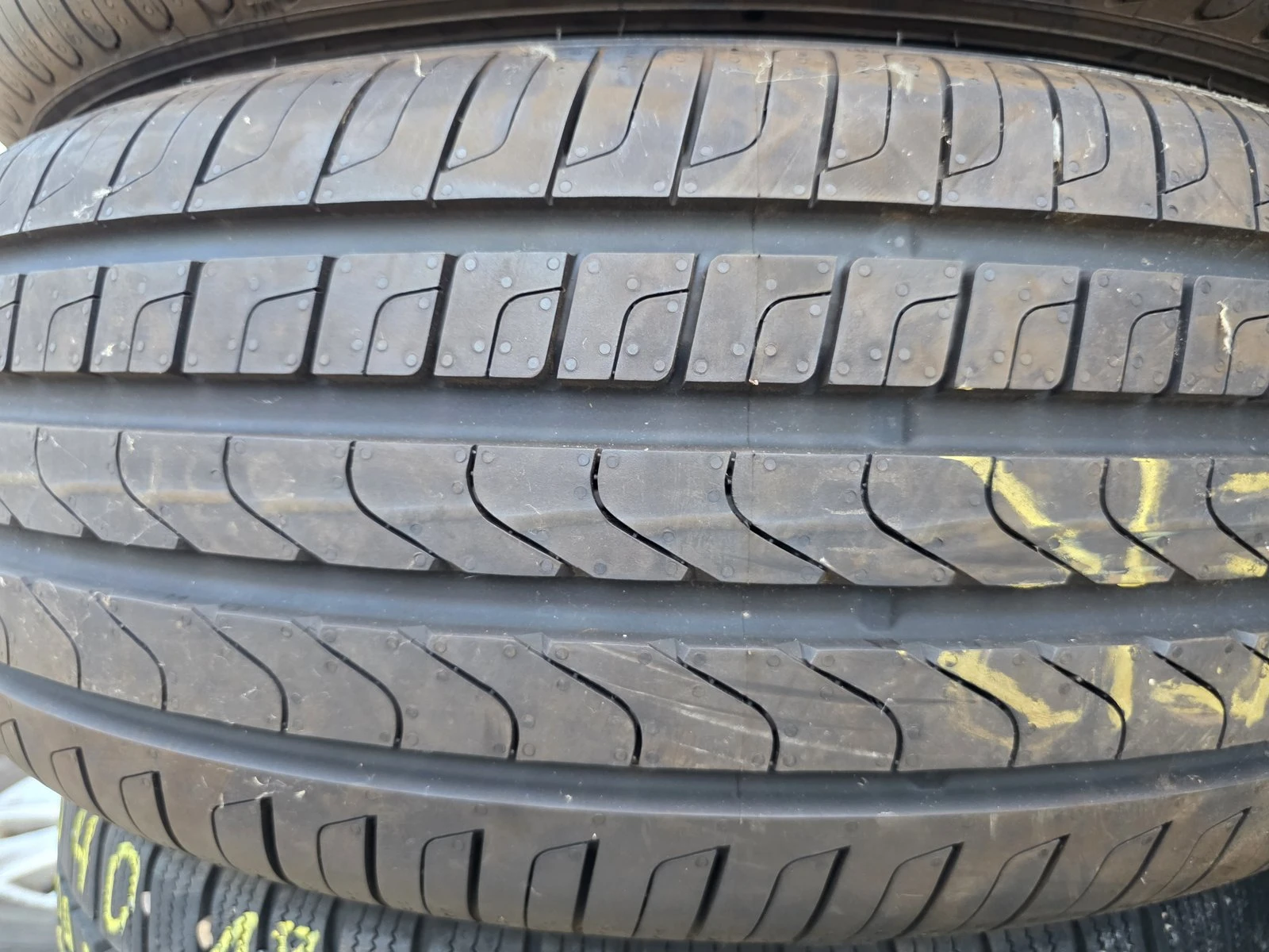 Гуми Летни 225/65R17, снимка 2 - Гуми и джанти - 56730649