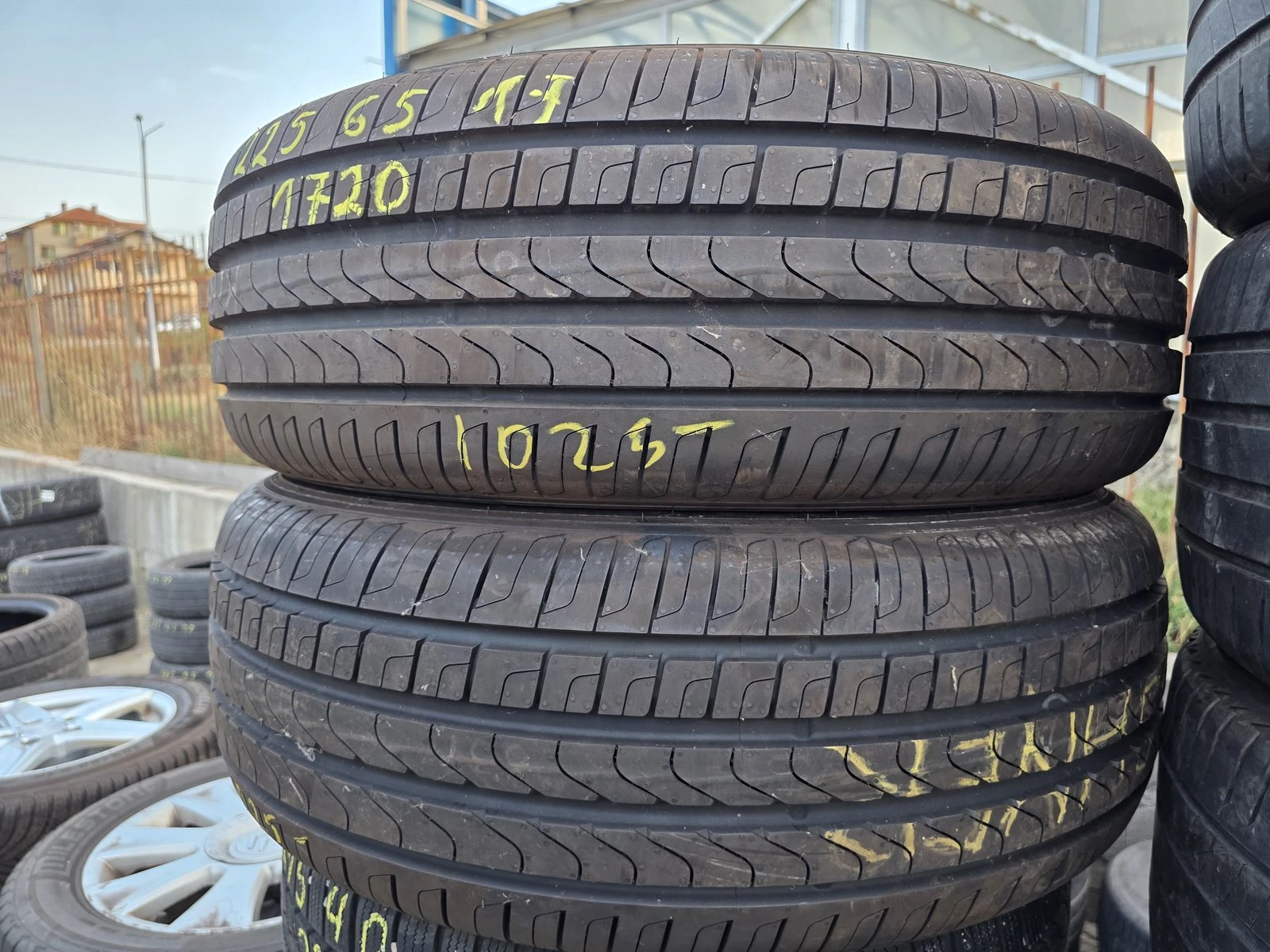 Гуми Летни 225/65R17, снимка 3 - Гуми и джанти - 56730649