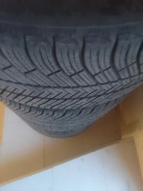 Гуми Зимни 265/40R19, снимка 6 - Гуми и джанти - 52929565