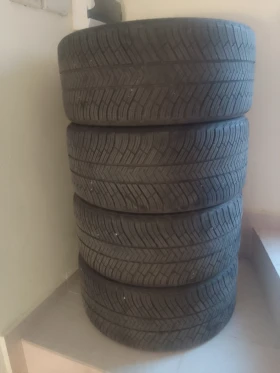 Гуми Зимни 265/40R19