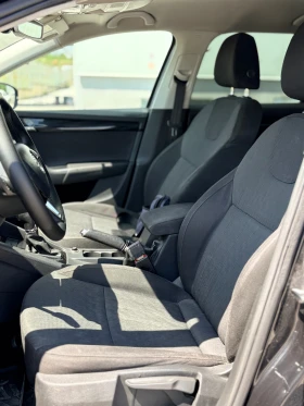 Skoda Octavia 2.0 TDI / DSG / НАПЪЛНО ОБСЛУЖЕН , снимка 9