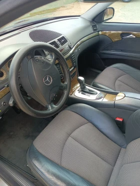 Mercedes-Benz E 220, снимка 10