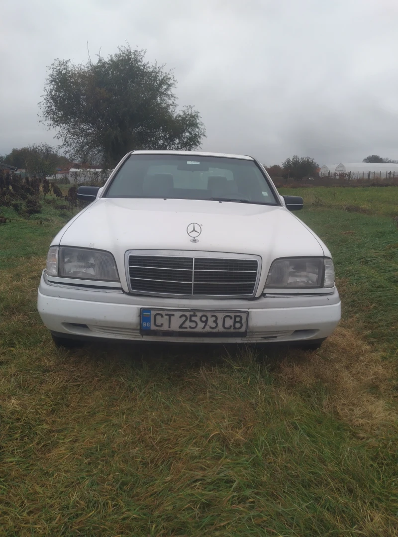 Mercedes-Benz C 220, снимка 3 - Автомобили и джипове - 47956447