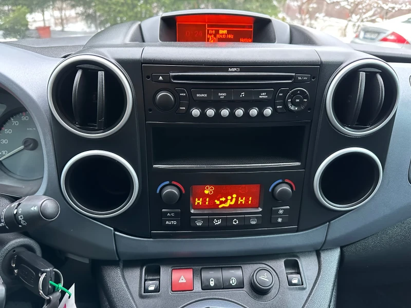 Citroen Berlingo 1.6HDI* Multispace* Панорама* Климатроник* , снимка 7 - Автомобили и джипове - 48681678