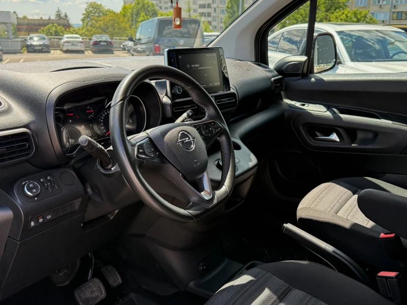 Opel Combo Life E 1.2 Turbo * 130p.s * Automatic * 58000km, снимка 8 - Автомобили и джипове - 52509942