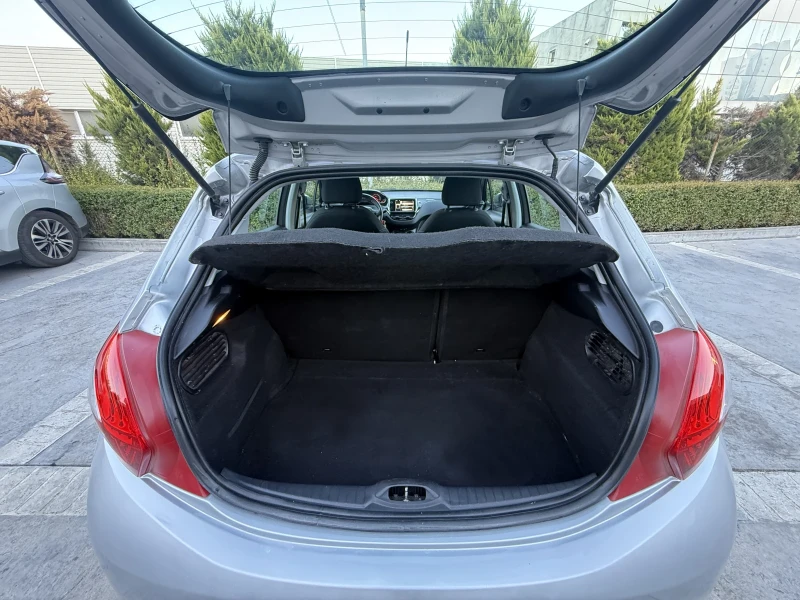 Peugeot 208 1.6 eHDI, снимка 12 - Автомобили и джипове - 52220701
