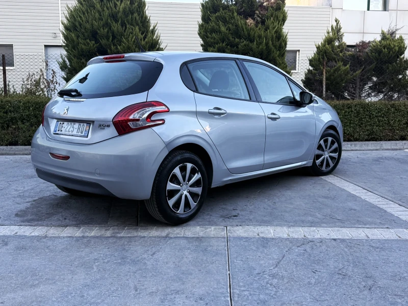 Peugeot 208 1.6 eHDI, снимка 5 - Автомобили и джипове - 52220701
