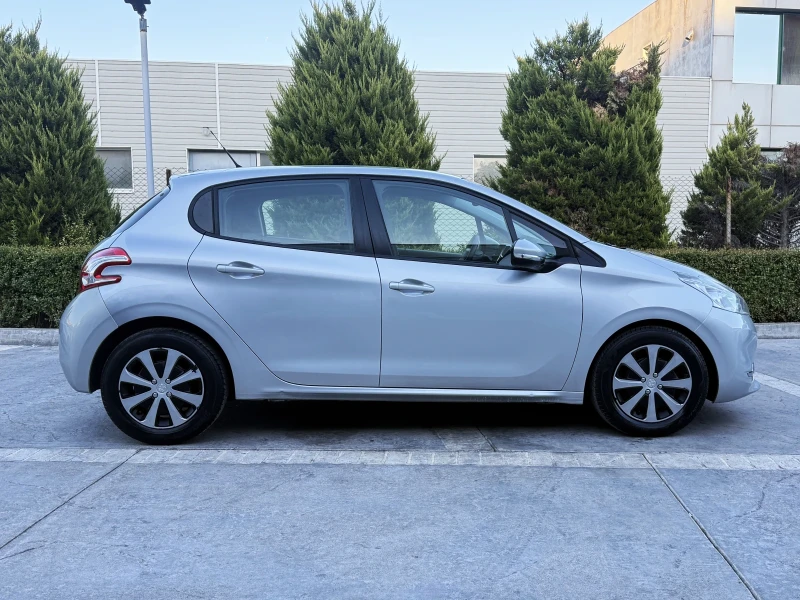 Peugeot 208 1.6 eHDI, снимка 4 - Автомобили и джипове - 52220701