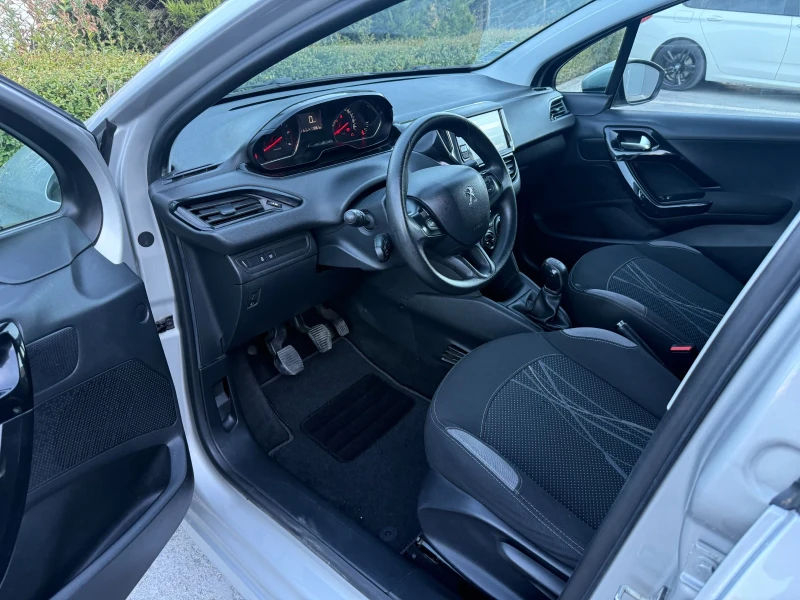 Peugeot 208 1.6 eHDI, снимка 7 - Автомобили и джипове - 52220701