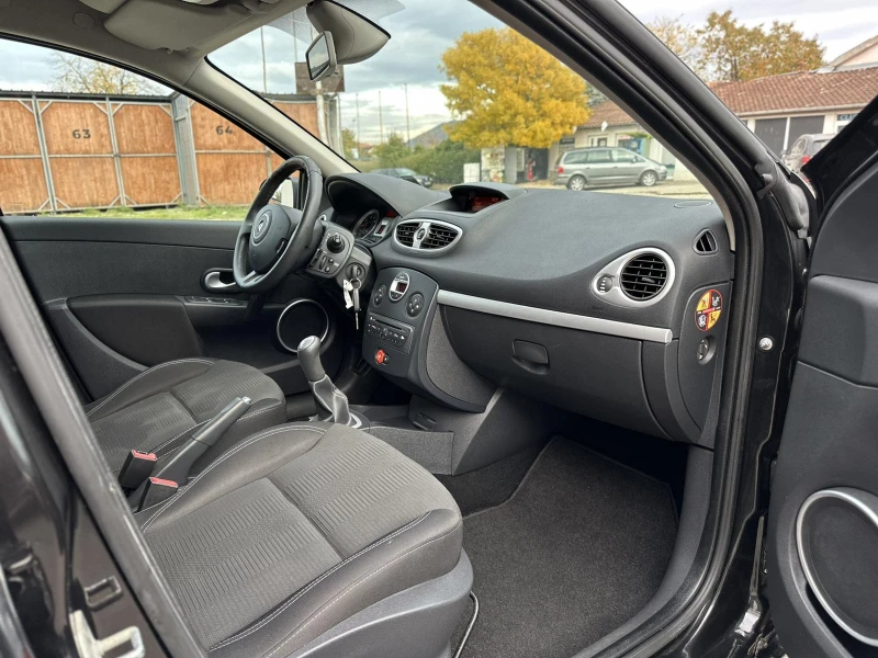 Renault Clio 1.2 i * KLIMATRONIK* , снимка 12 - Автомобили и джипове - 52174751