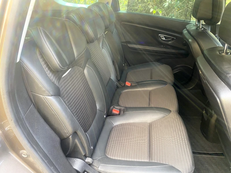Renault Grand scenic dCi Energy Bose FULL MAXX, снимка 11 - Автомобили и джипове - 52247427