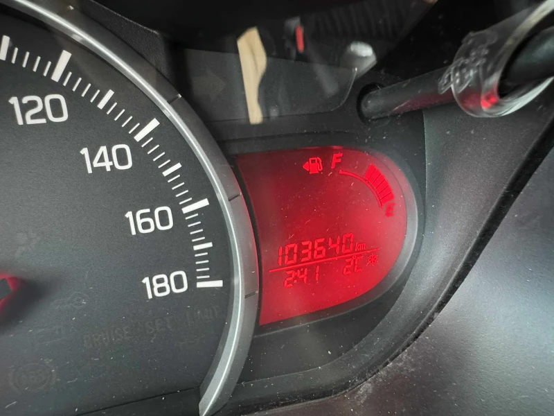 Suzuki Celerio 1.0, снимка 4 - Автомобили и джипове - 53132617